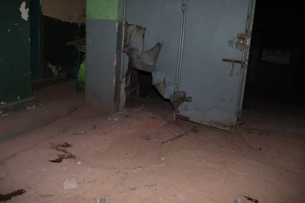 Southwest regional minister Mohamed Abukar survives bomb attack on his house in Baidoa town this evening, per local reports. No one has been injured in the attack.  head of Dara Salam neighbourhood in Baidoa has been killed by assailants, per reports