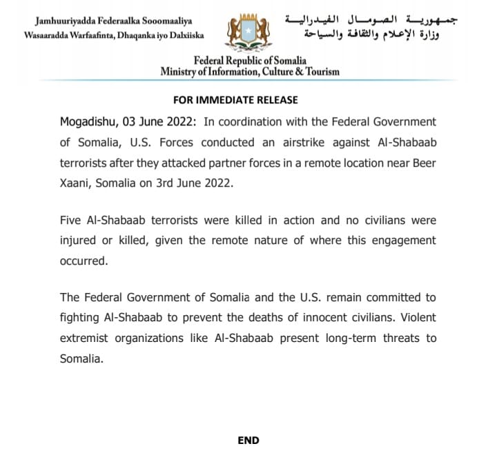 Somali government soldiers backed by U.S. Forces on Friday conducted an airstrike against Al-Shabaab militants near Berhani, under Kismayo killing 5 insurgents. This is even as SNA killed 10 militants. The Ministry adds that no civilians were injured or killed in the operation